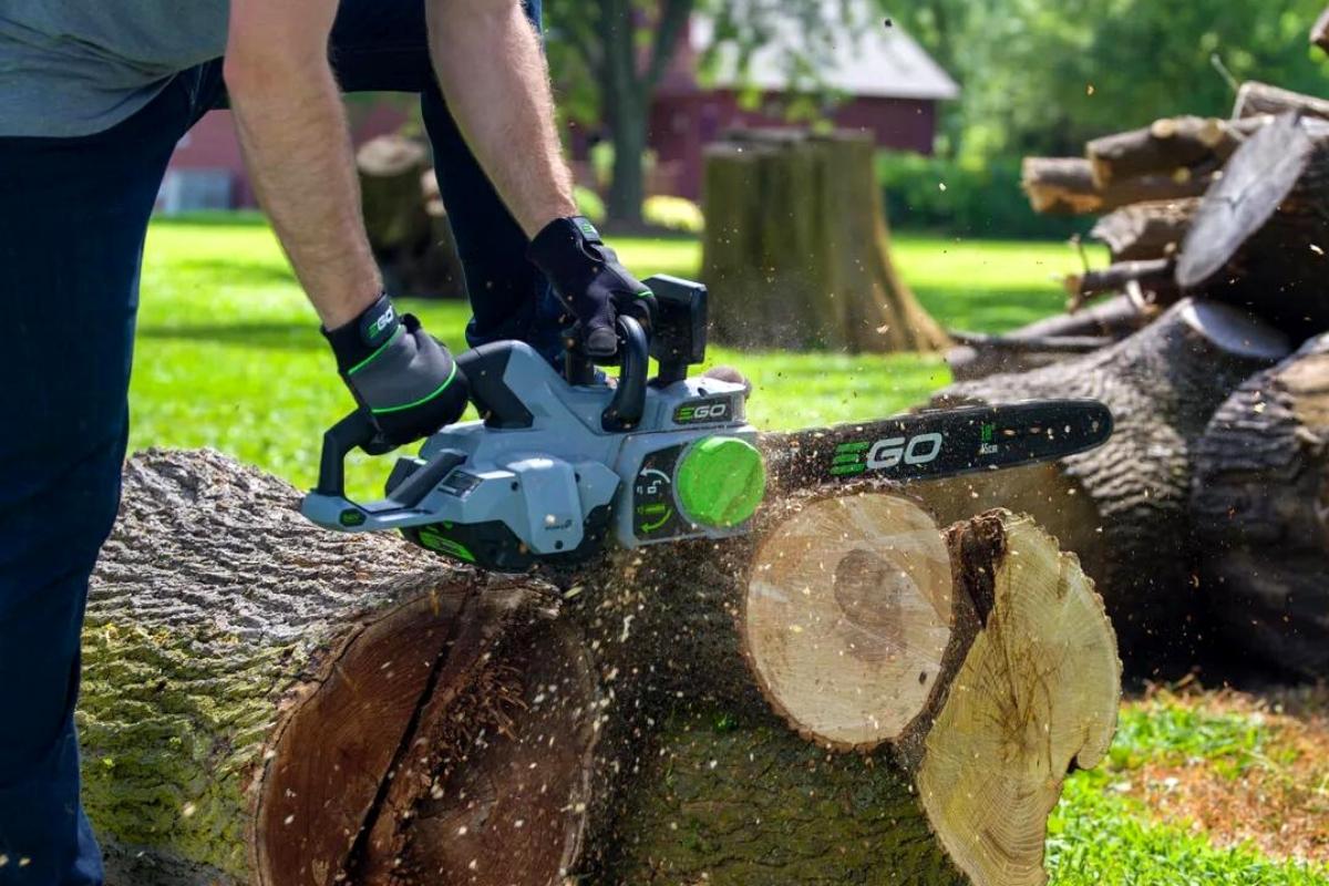 How Do You Tighten An Electric Chainsaw With A Key? 